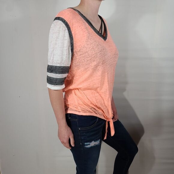 No Boundaries knotted varsity striped T-shirt - Picture 3 of 10